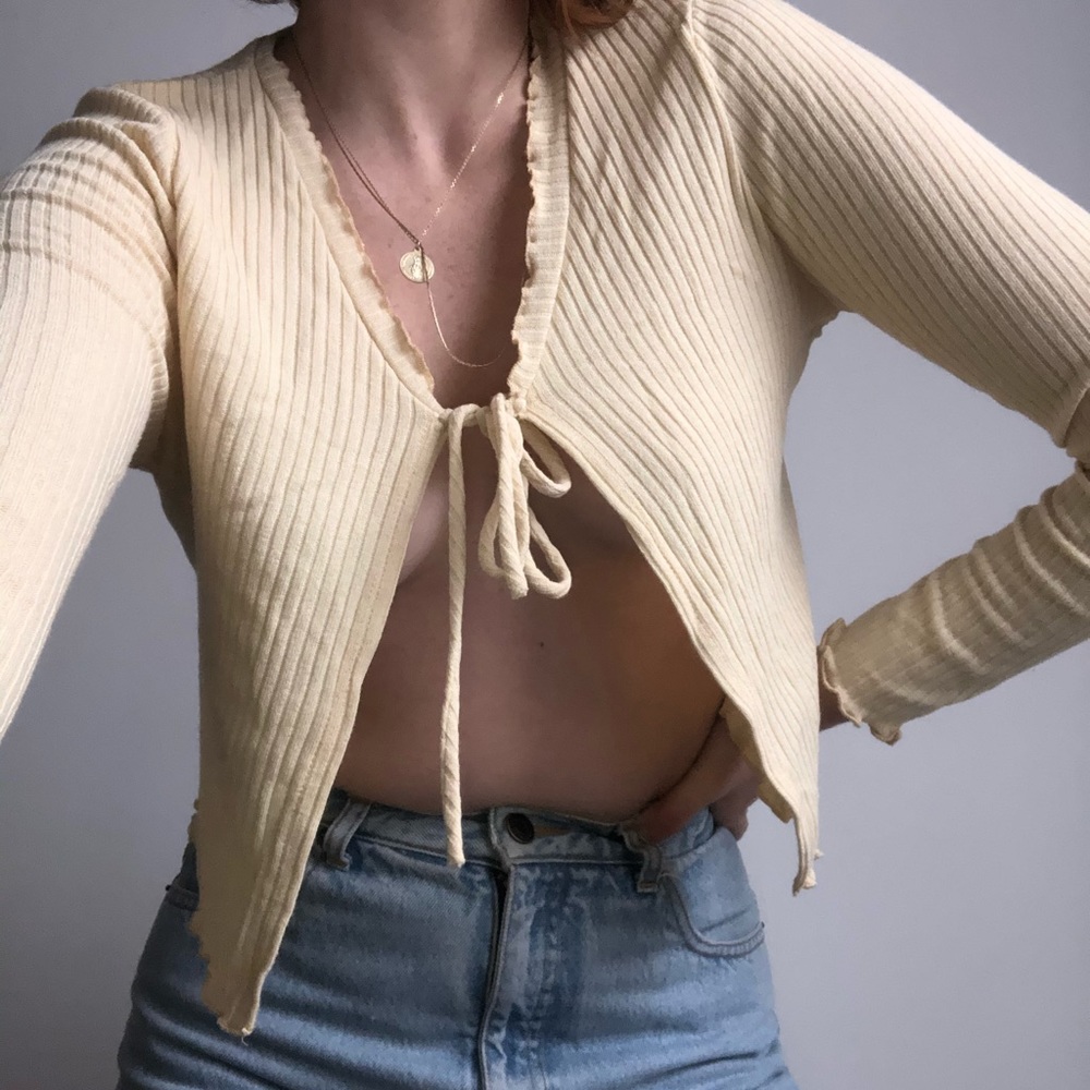 Yellow little sweater